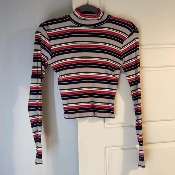 Brandy Melville ripped mock neck long sleeve - Picture 1 of 4